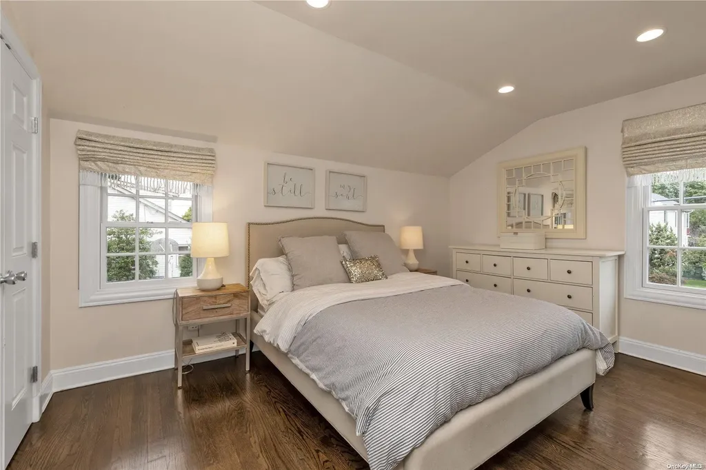80 Netz Place Albertson NY 11507
