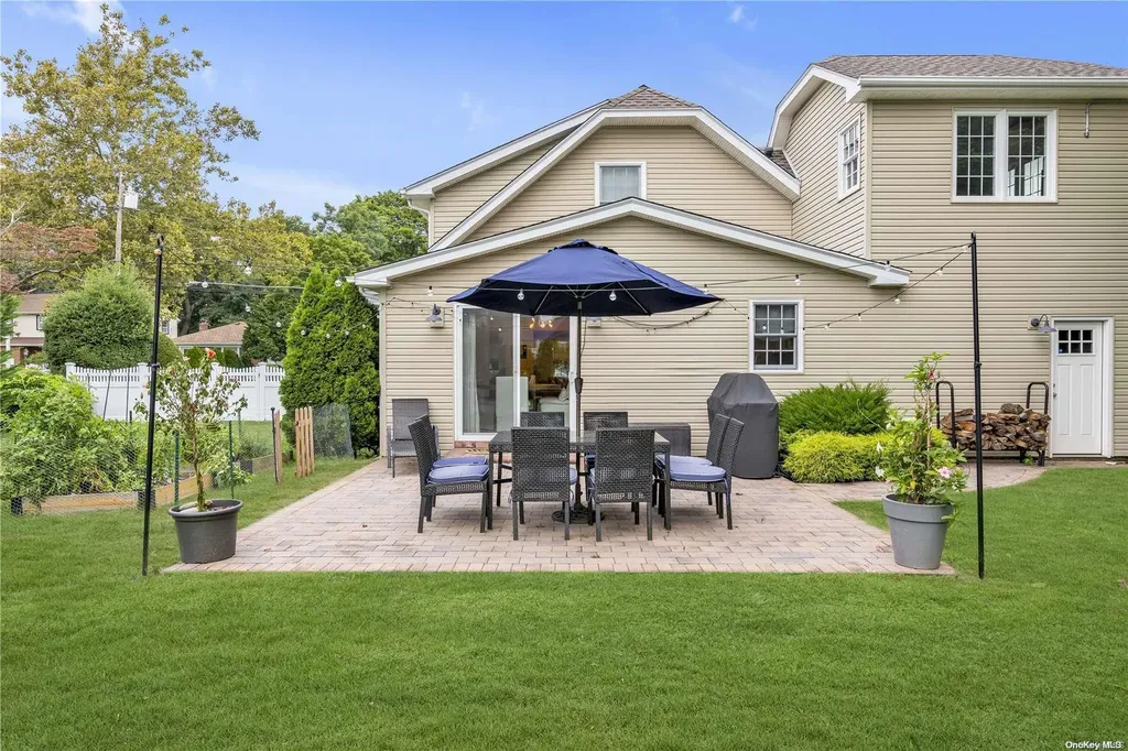 80 Netz Place Albertson NY 11507