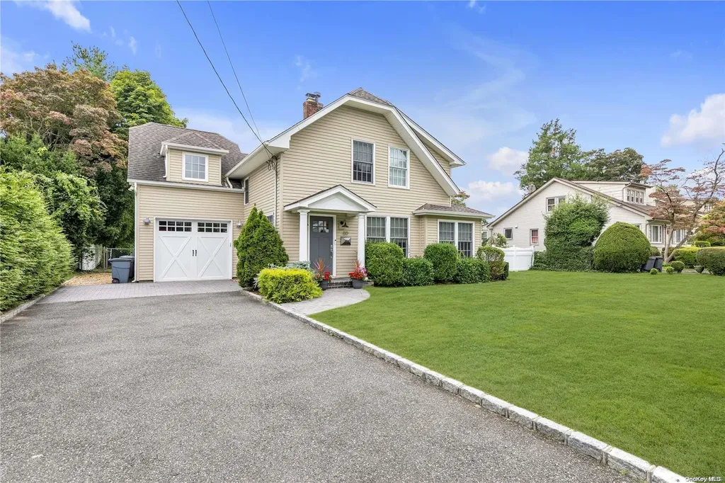 80 Netz Place Albertson NY 11507