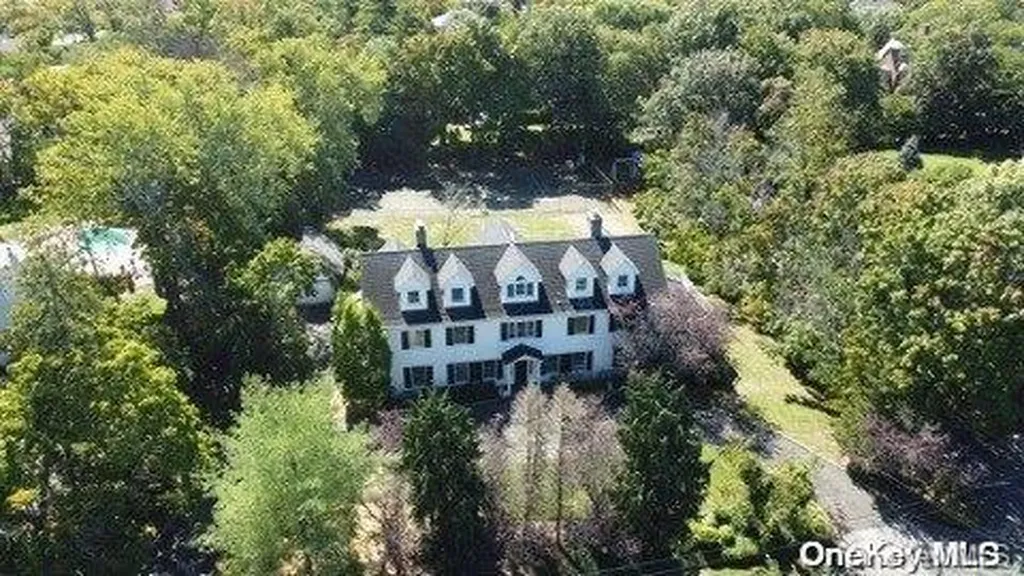 187 Hewlett Neck Road Woodmere NY 11598