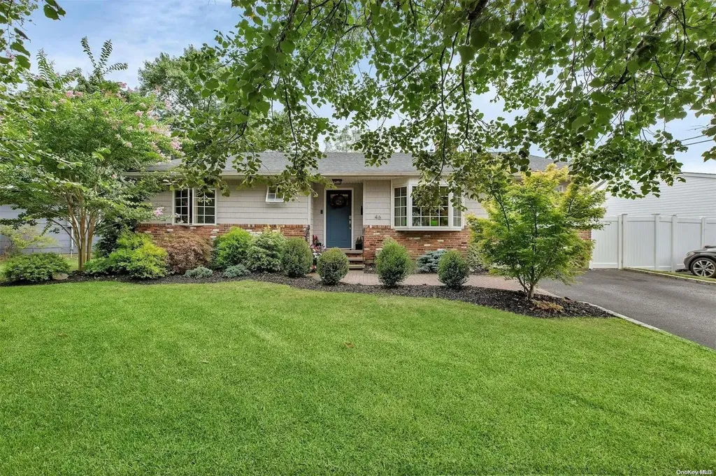 46 Tappan Avenue Babylon NY 11702