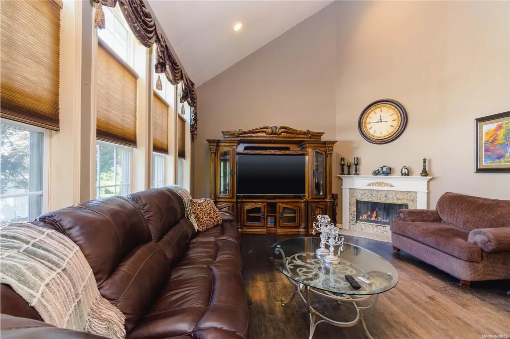 25 Whispering Woods Drive Smithtown NY 11787