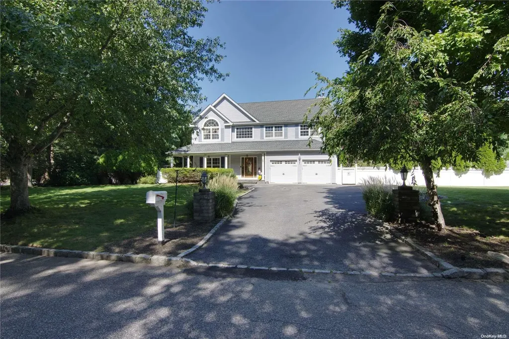 25 Whispering Woods Drive Smithtown NY 11787