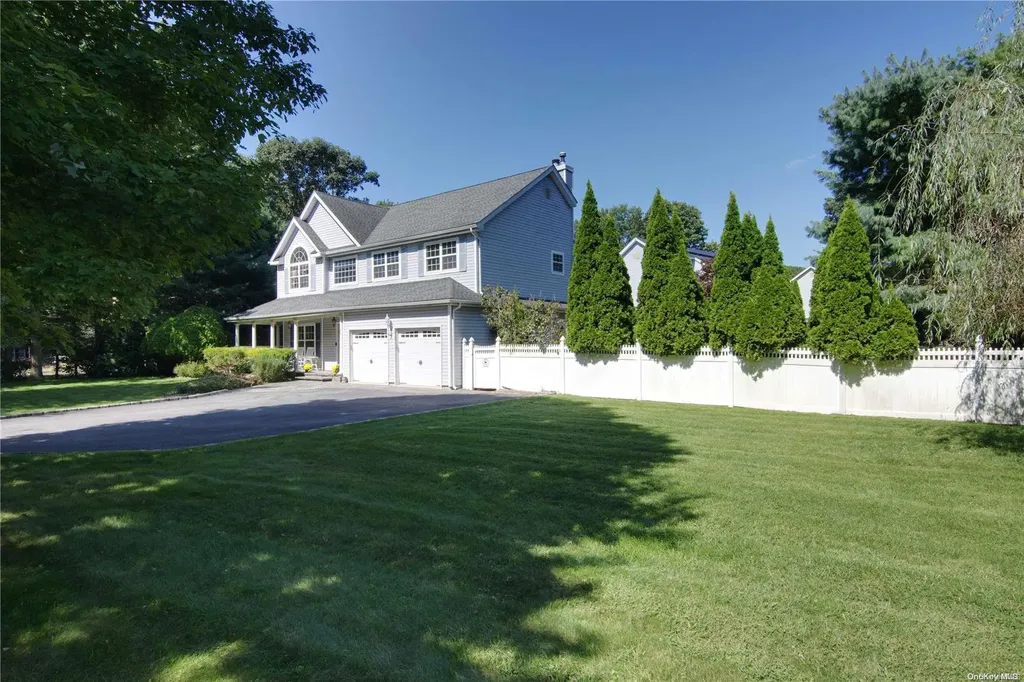 25 Whispering Woods Drive Smithtown NY 11787