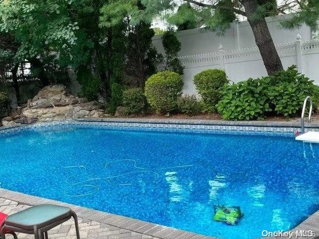 25 Whispering Woods Drive Smithtown NY 11787