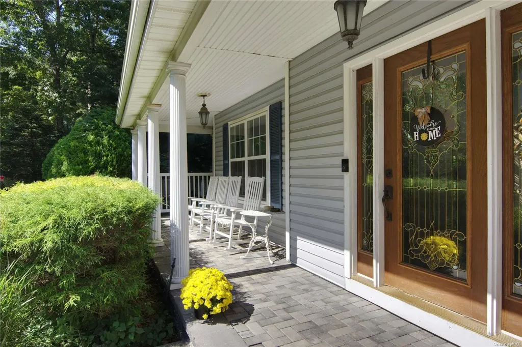 25 Whispering Woods Drive Smithtown NY 11787