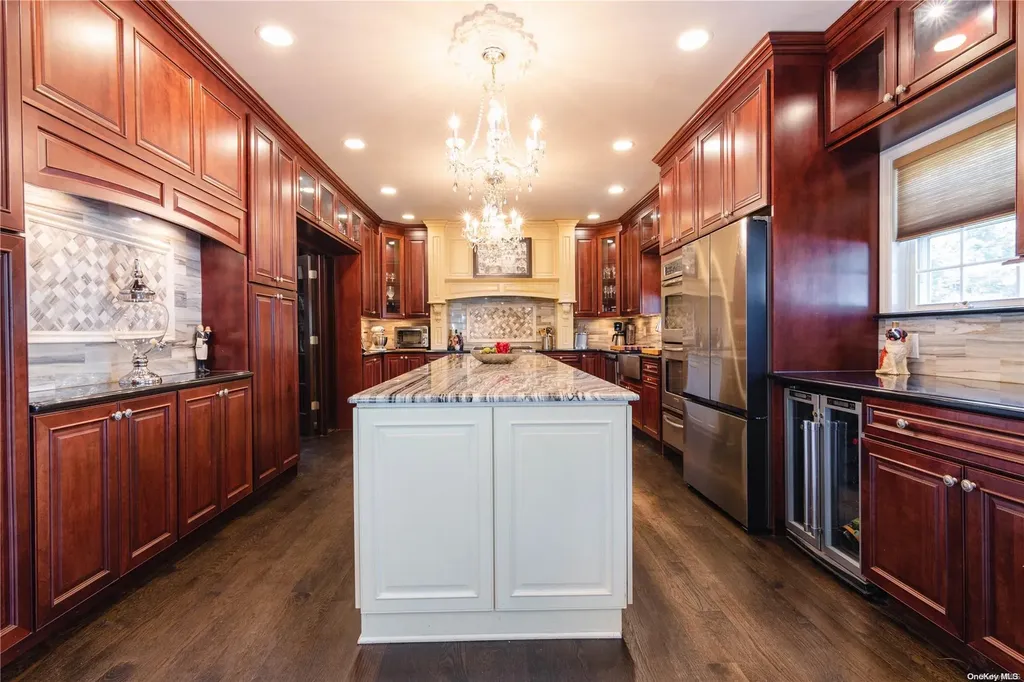 25 Whispering Woods Drive Smithtown NY 11787