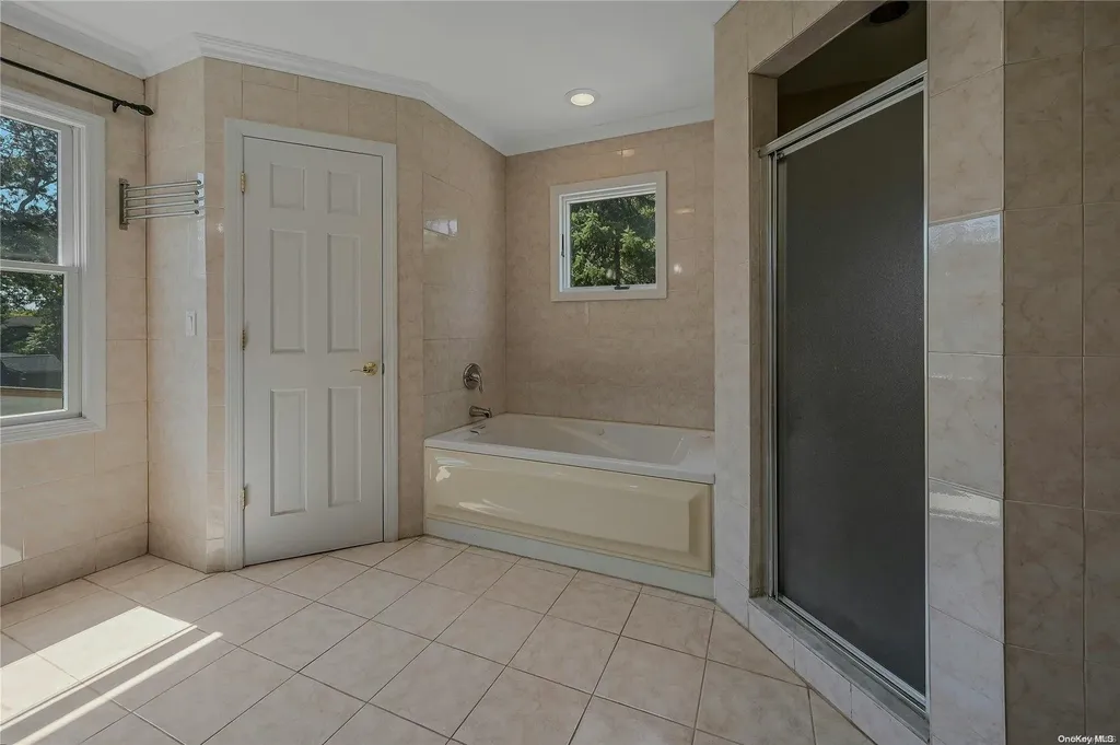 984 Baldwin Path Dix Hills NY 11746