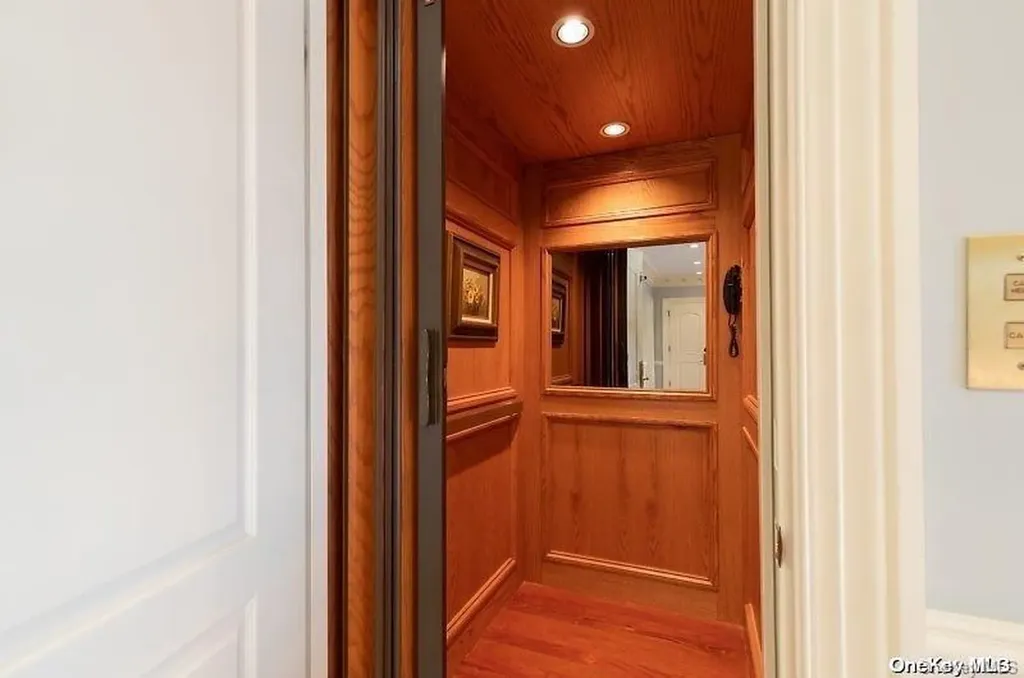 167 Kings Point Road Great Neck NY 11024