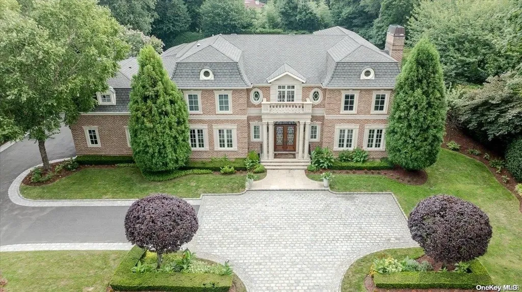 167 Kings Point Road Great Neck NY 11024