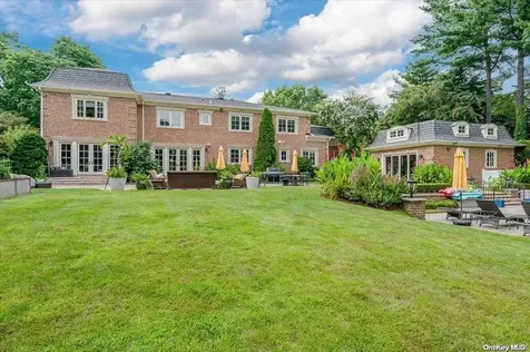 167 Kings Point Road Great Neck NY 11024