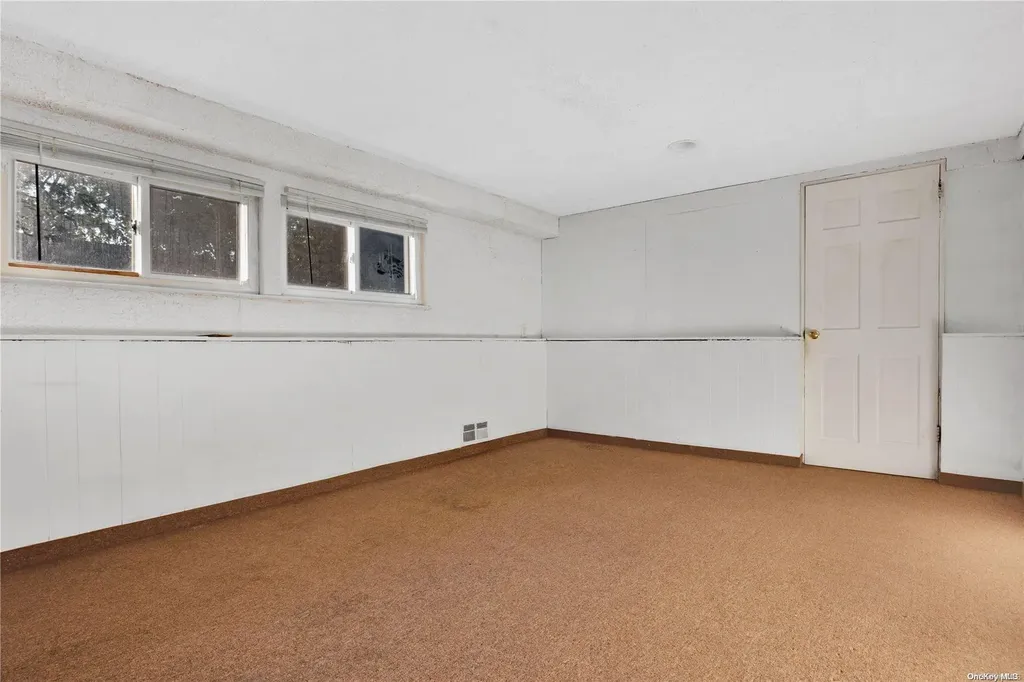 8 Glenda Drive Deer Park NY 11729