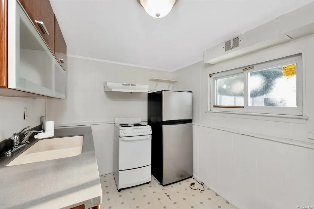 8 Glenda Drive Deer Park NY 11729