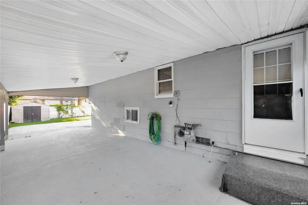 8 Glenda Drive Deer Park NY 11729