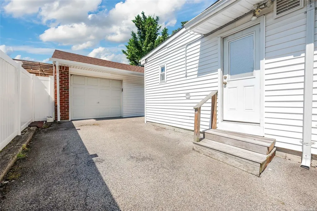 21 Johnson Place Oceanside NY 11572