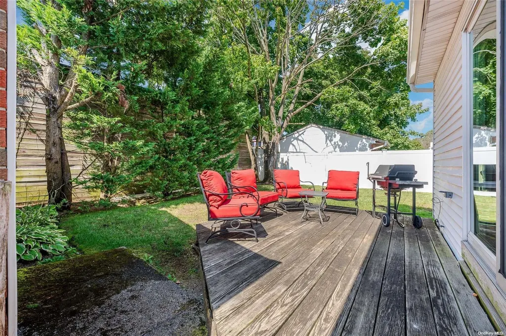 21 Johnson Place Oceanside NY 11572