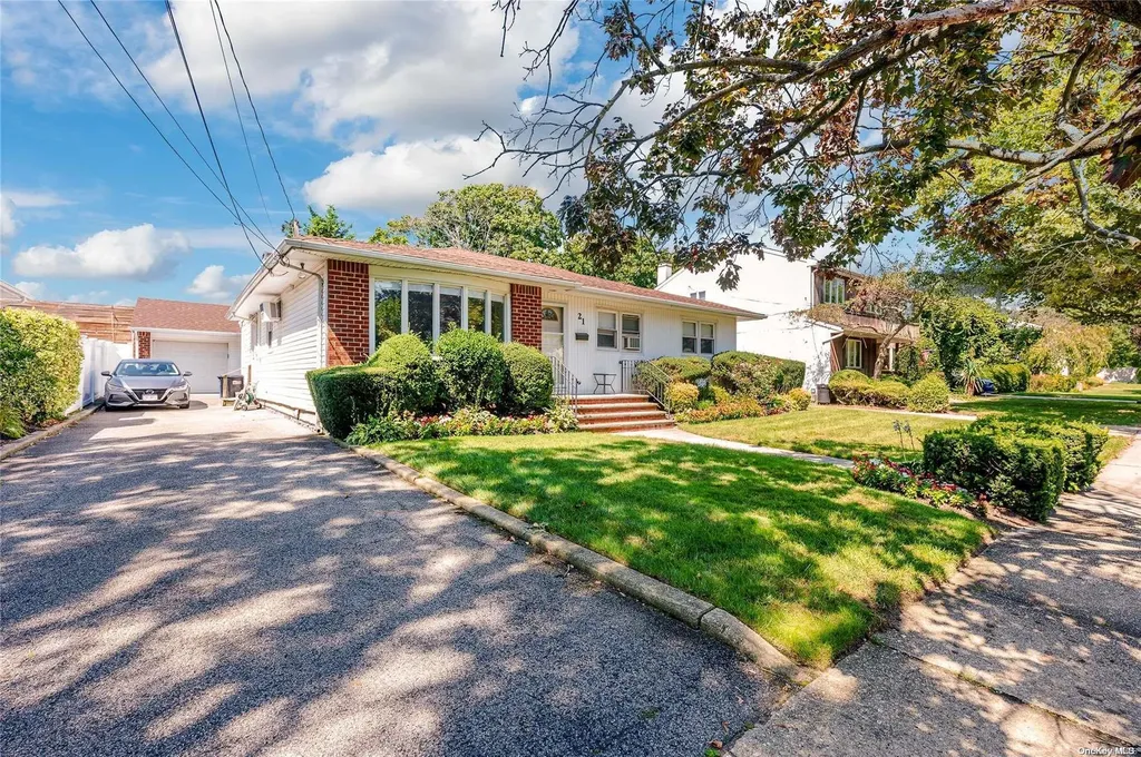 21 Johnson Place Oceanside NY 11572