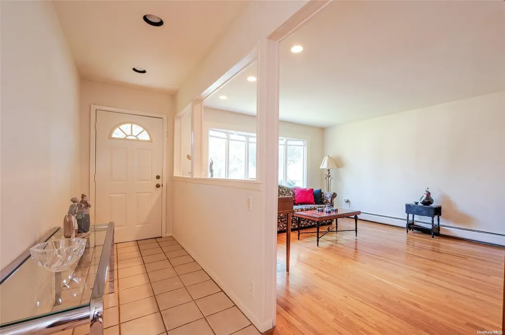 21 Johnson Place Oceanside NY 11572