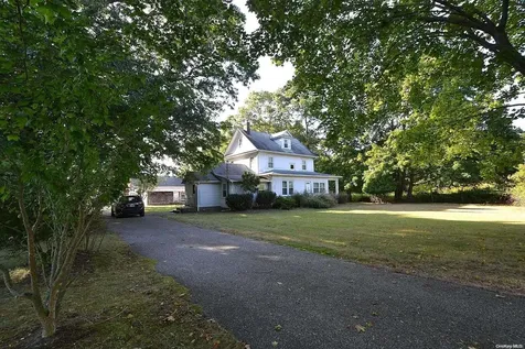 58 Ryerson Avenue Manorville NY 11949