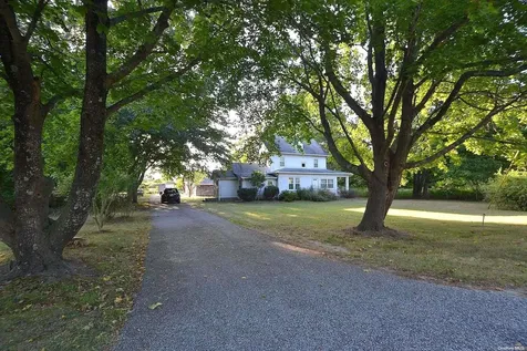 58 Ryerson Avenue Manorville NY 11949