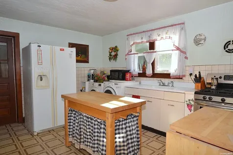 58 Ryerson Avenue Manorville NY 11949