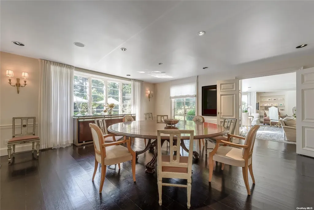 112 Bacon Road Old Westbury NY 11568