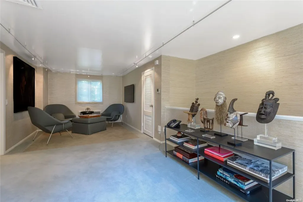 112 Bacon Road Old Westbury NY 11568