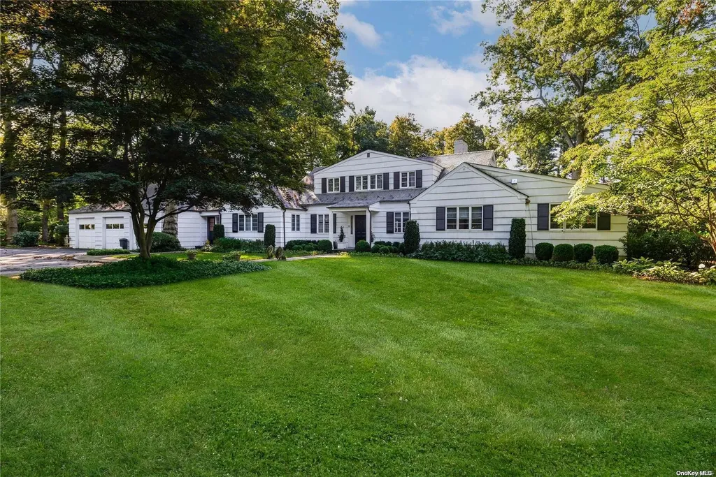 112 Bacon Road Old Westbury NY 11568