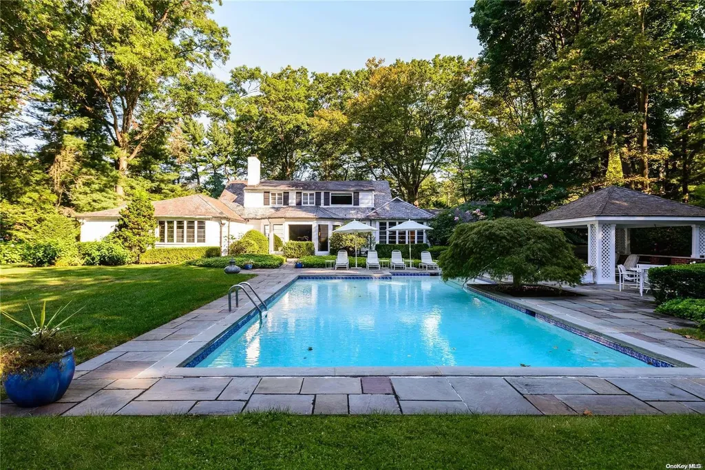 112 Bacon Road Old Westbury NY 11568