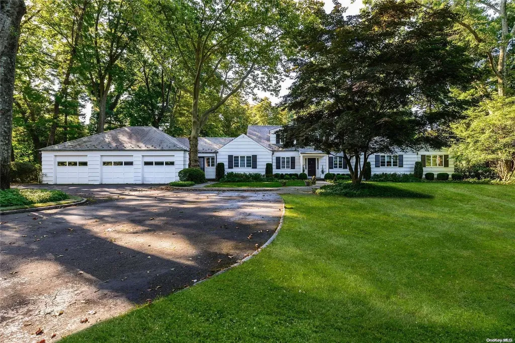 112 Bacon Road Old Westbury NY 11568