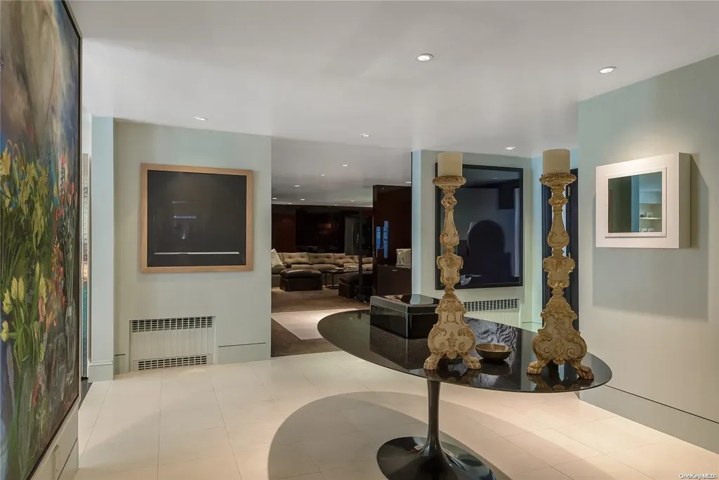 112 Bacon Road Old Westbury NY 11568