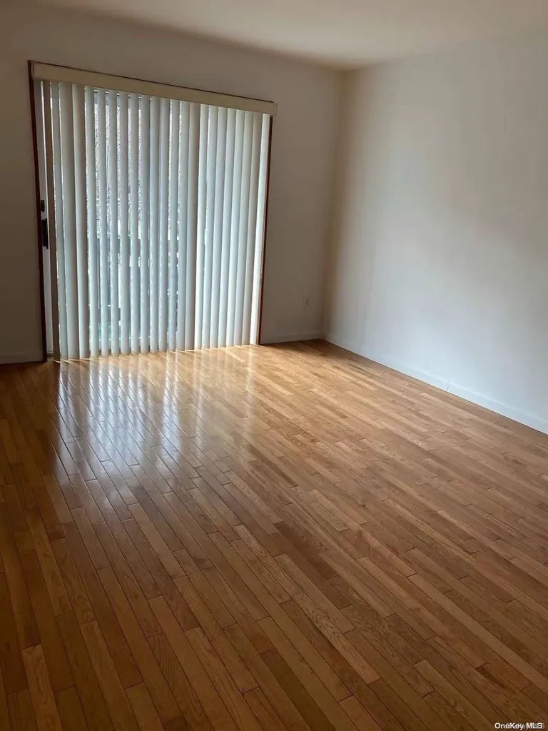 163-08 21st Road Whitestone NY 11357