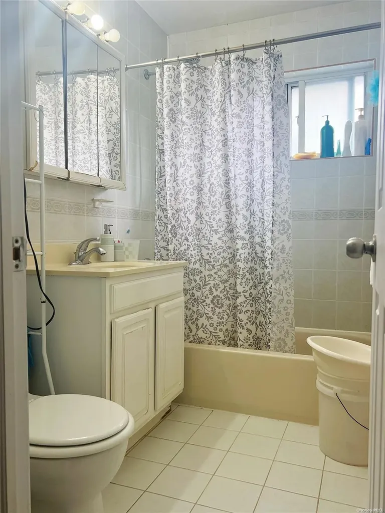 163-08 21st Road Whitestone NY 11357