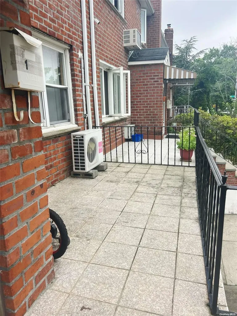163-08 21st Road Whitestone NY 11357