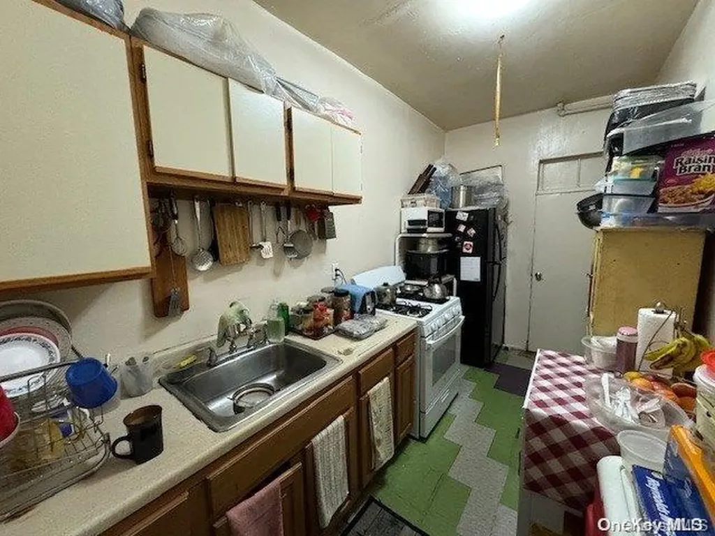 82 Lott Street Brooklyn NY 11226