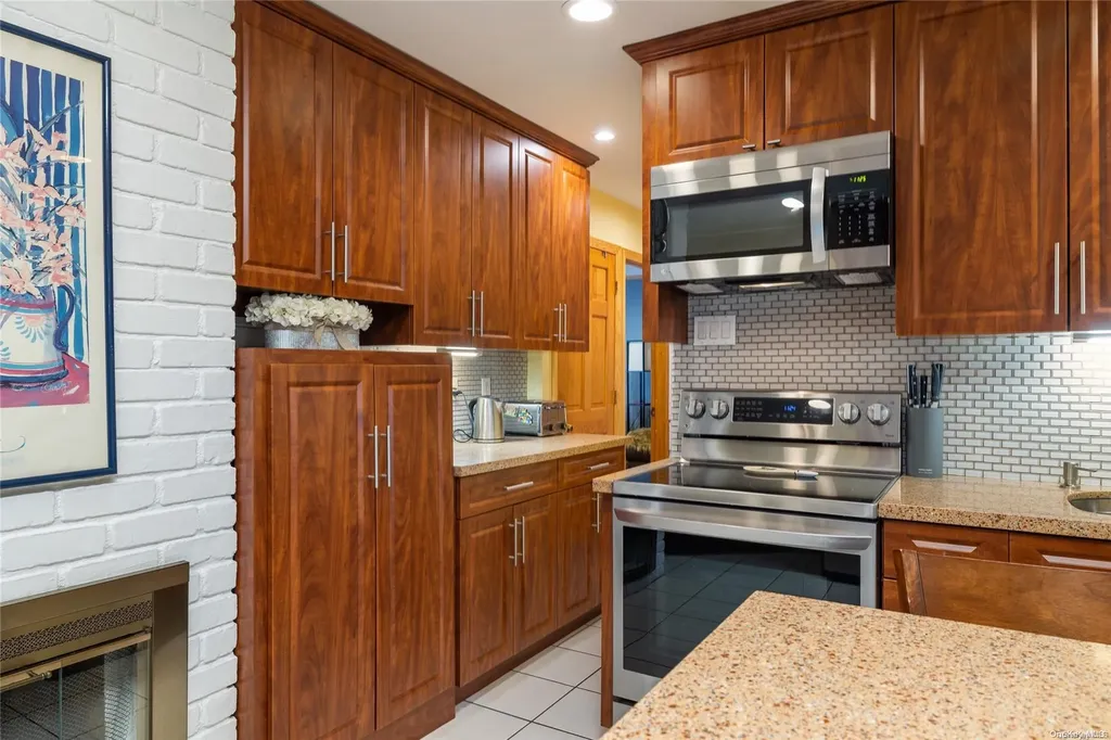 141 Blacksmith Road E Levittown NY 11756