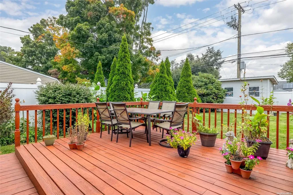141 Blacksmith Road E Levittown NY 11756