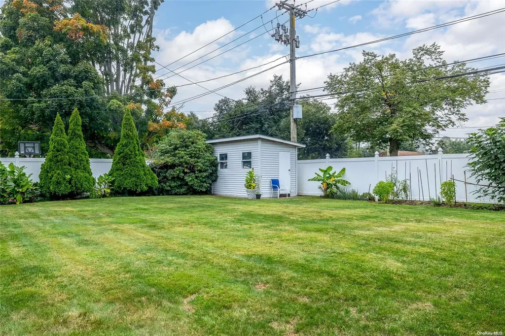 141 Blacksmith Road E Levittown NY 11756