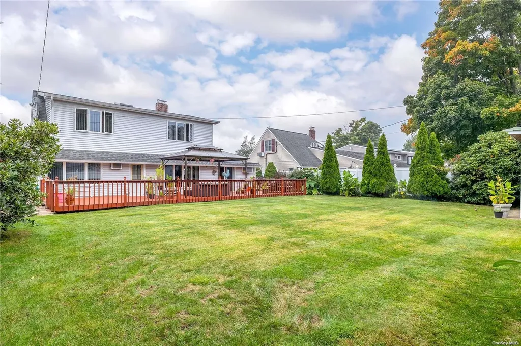 141 Blacksmith Road E Levittown NY 11756