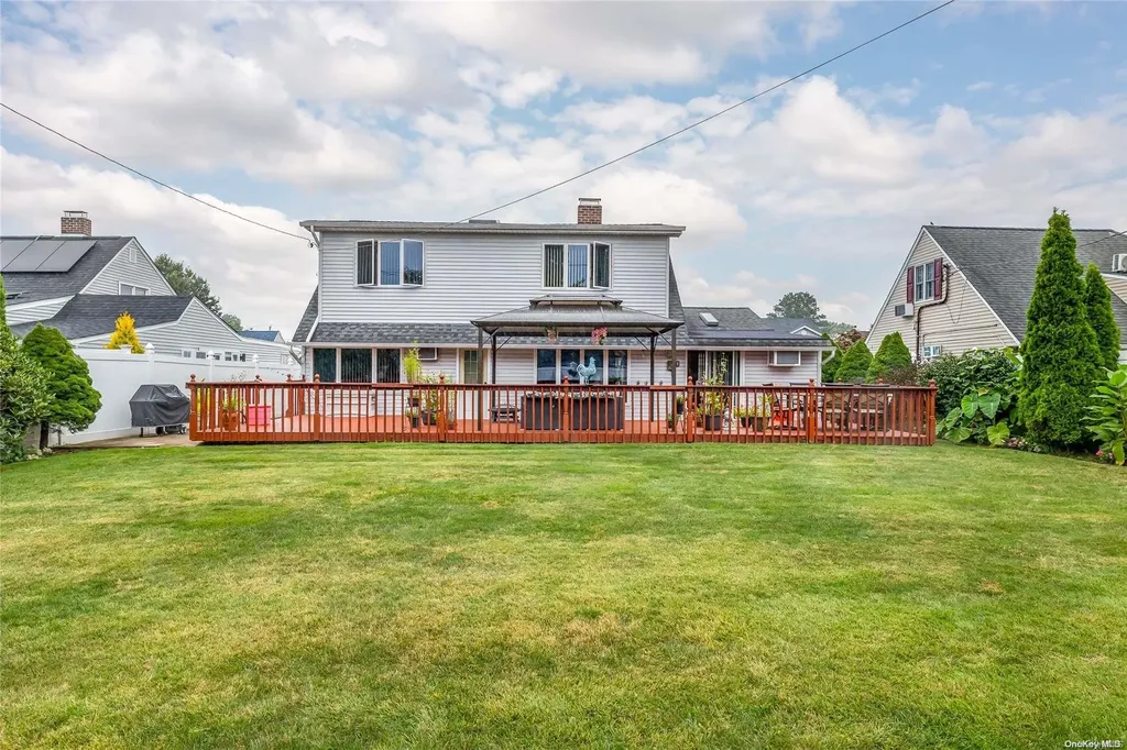 141 Blacksmith Road E Levittown NY 11756