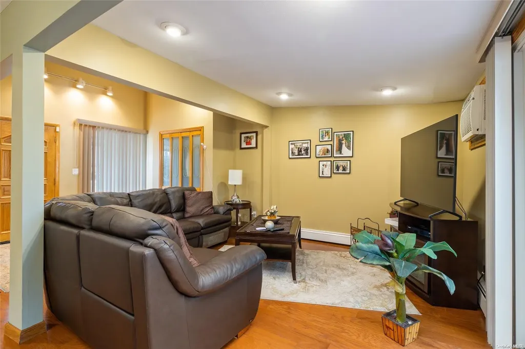 141 Blacksmith Road E Levittown NY 11756