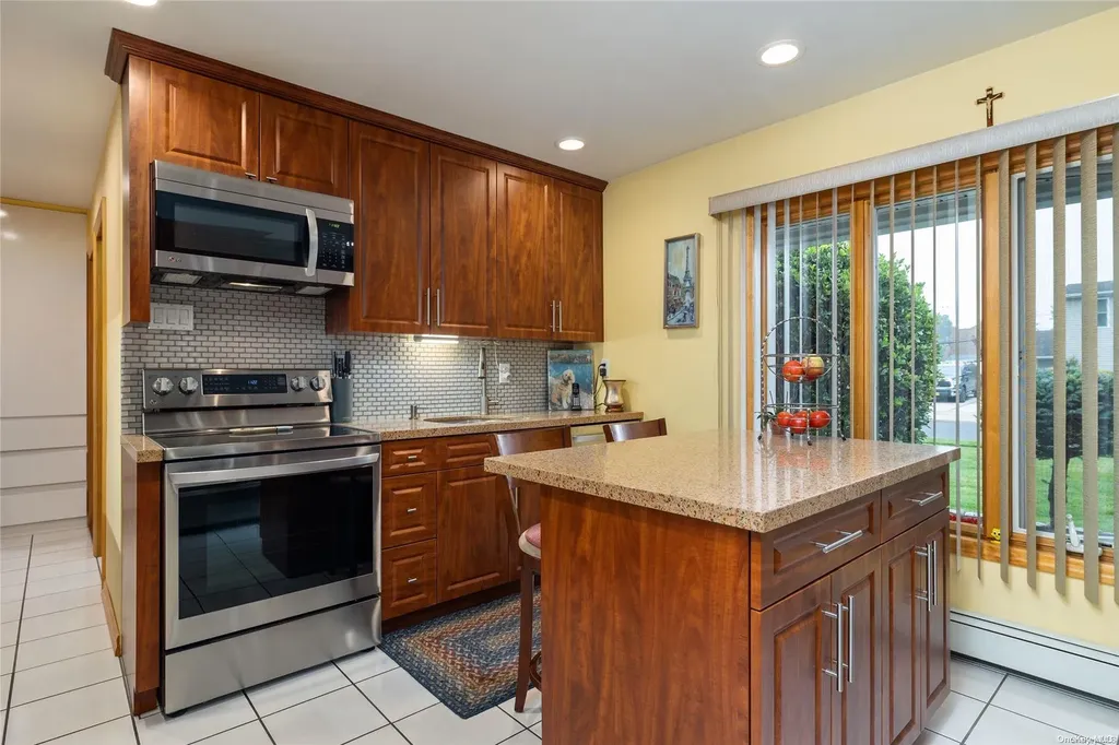 141 Blacksmith Road E Levittown NY 11756