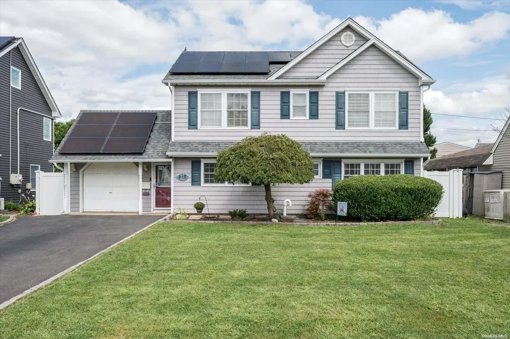 23 Redpoll Lane Levittown NY 11756