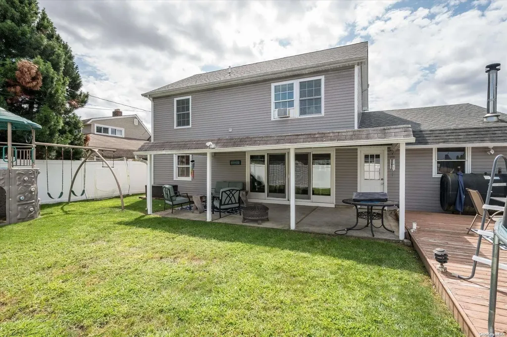 23 Redpoll Lane Levittown NY 11756