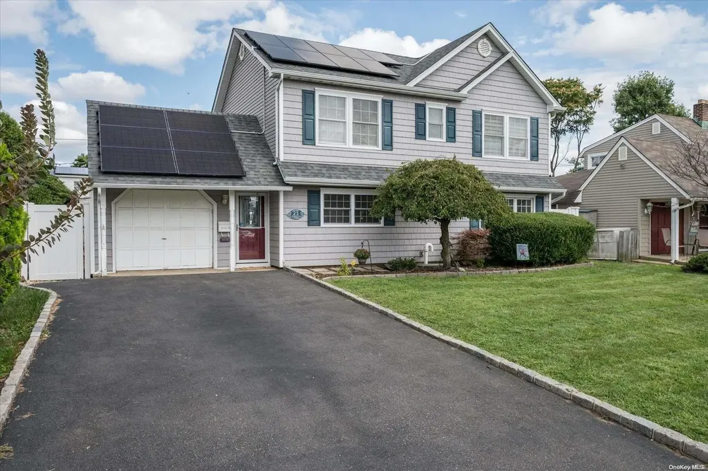 23 Redpoll Lane Levittown NY 11756
