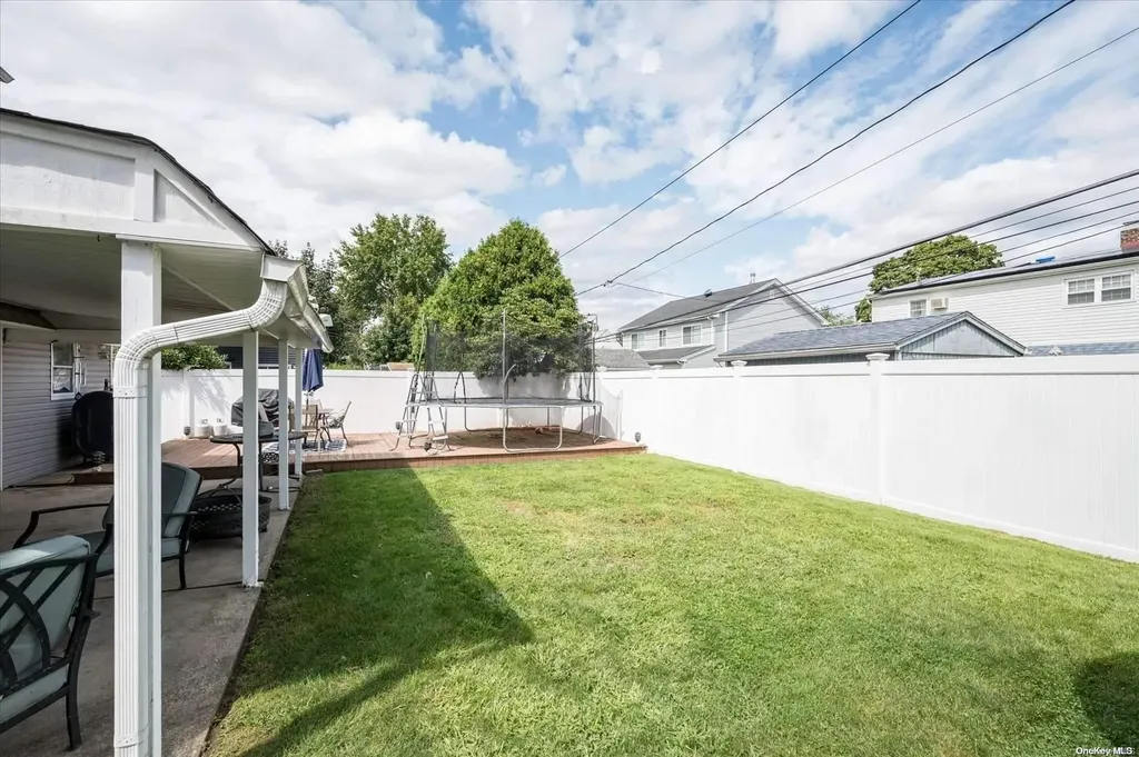 23 Redpoll Lane Levittown NY 11756