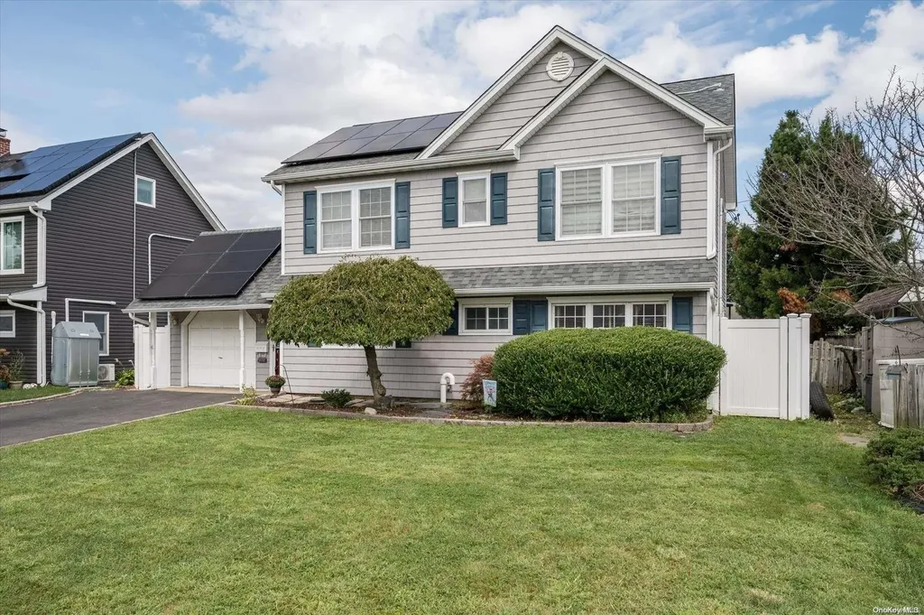 23 Redpoll Lane Levittown NY 11756