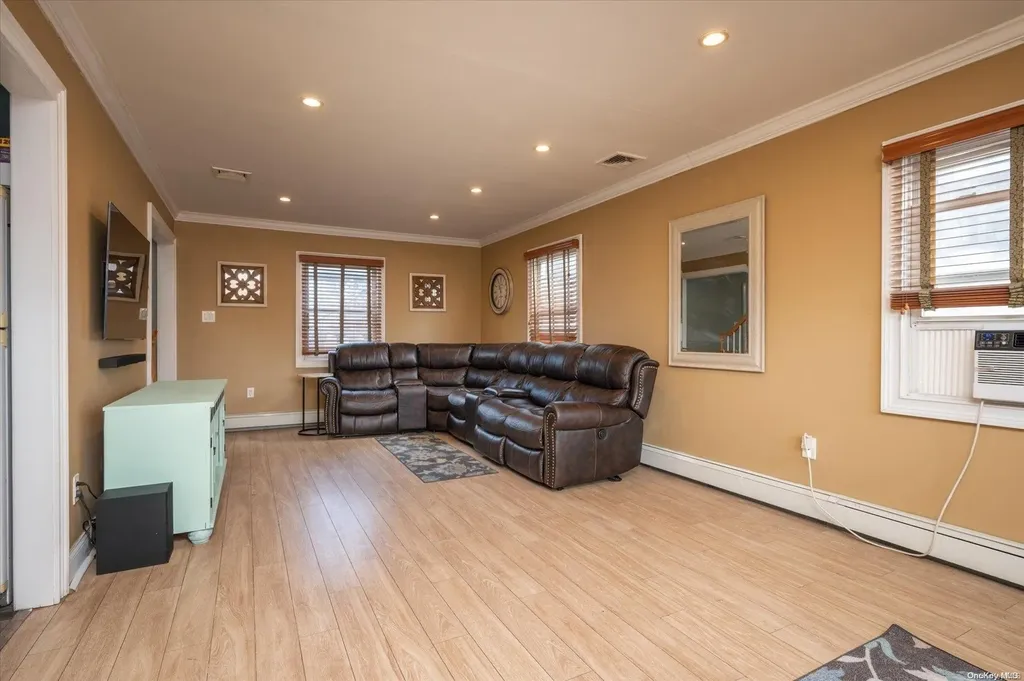 23 Redpoll Lane Levittown NY 11756