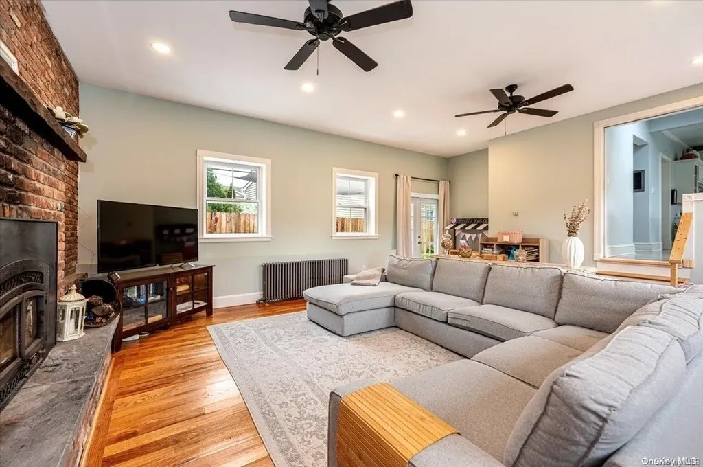 199 Raymond Street Islip NY 11751