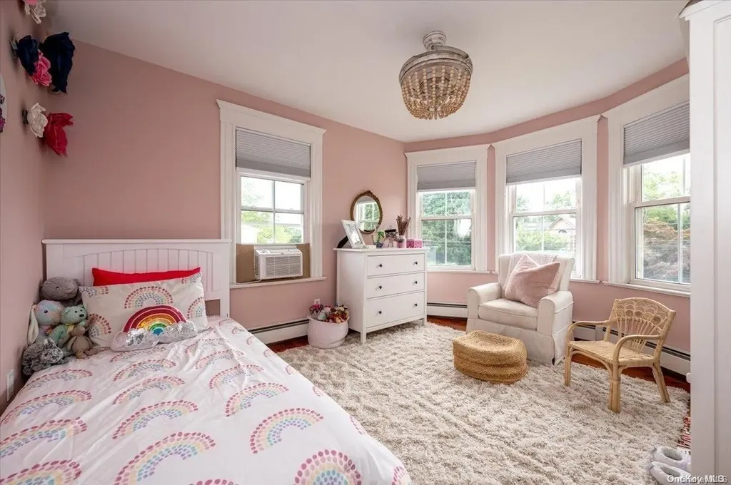 199 Raymond Street Islip NY 11751